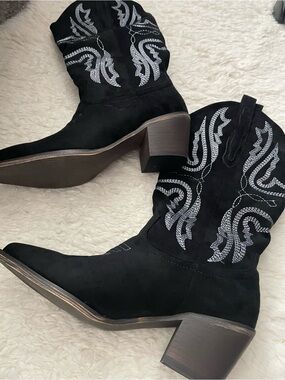 New Black Embroidered Western Mid calf Block Suede Heel Boots - Women